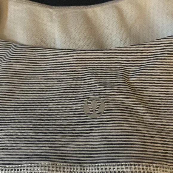Lululemon tank white and black top - Picture 4 of 7